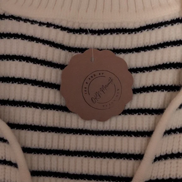 Classic Striped Knit Sleeveless Sweater Vest - Picture 6 of 6